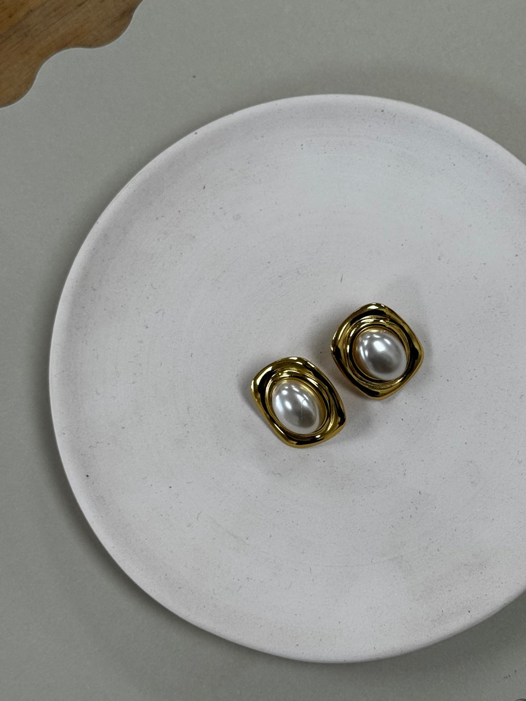 Pearl Muse Studs